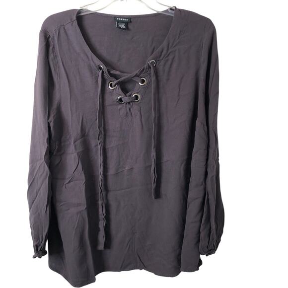 Torrid Women's Gray Lace-Up Long Sleeve 100% Rayon Blouse Size 0 (Large) - Picture 1 of 9
